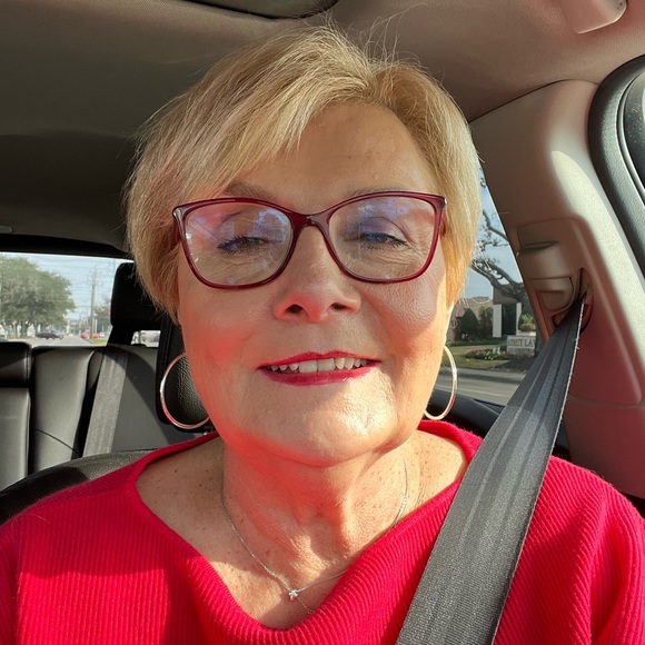 Meet your Posher, Pam - Picture 2 of 2